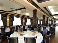 "Hotel Plaza"