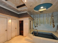 "Hotel Plaza"