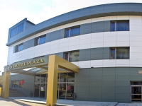 "Hotel Plaza"