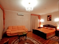 Savoy Petit