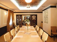 Greenway Park Hotel 